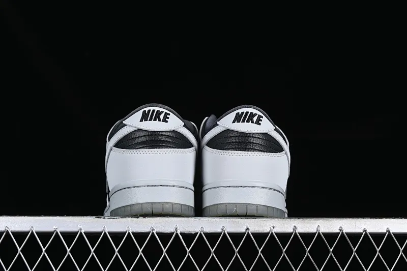 All categories Nk SB Dunk series Nk SB Dunk Low low-top skate shoes K version Atlas x Nk SB Dunk Low QS 35mm Lycra low-top skate shoes 504750-020